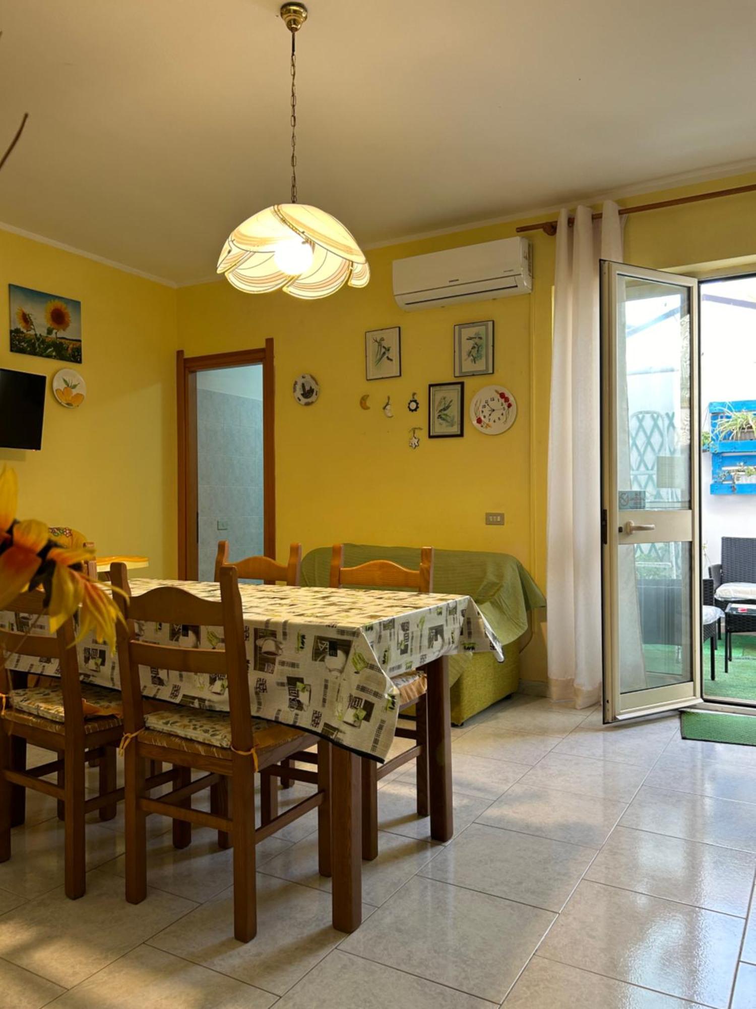 Blu Marlin Vila SantʼAntìoco Exterior foto